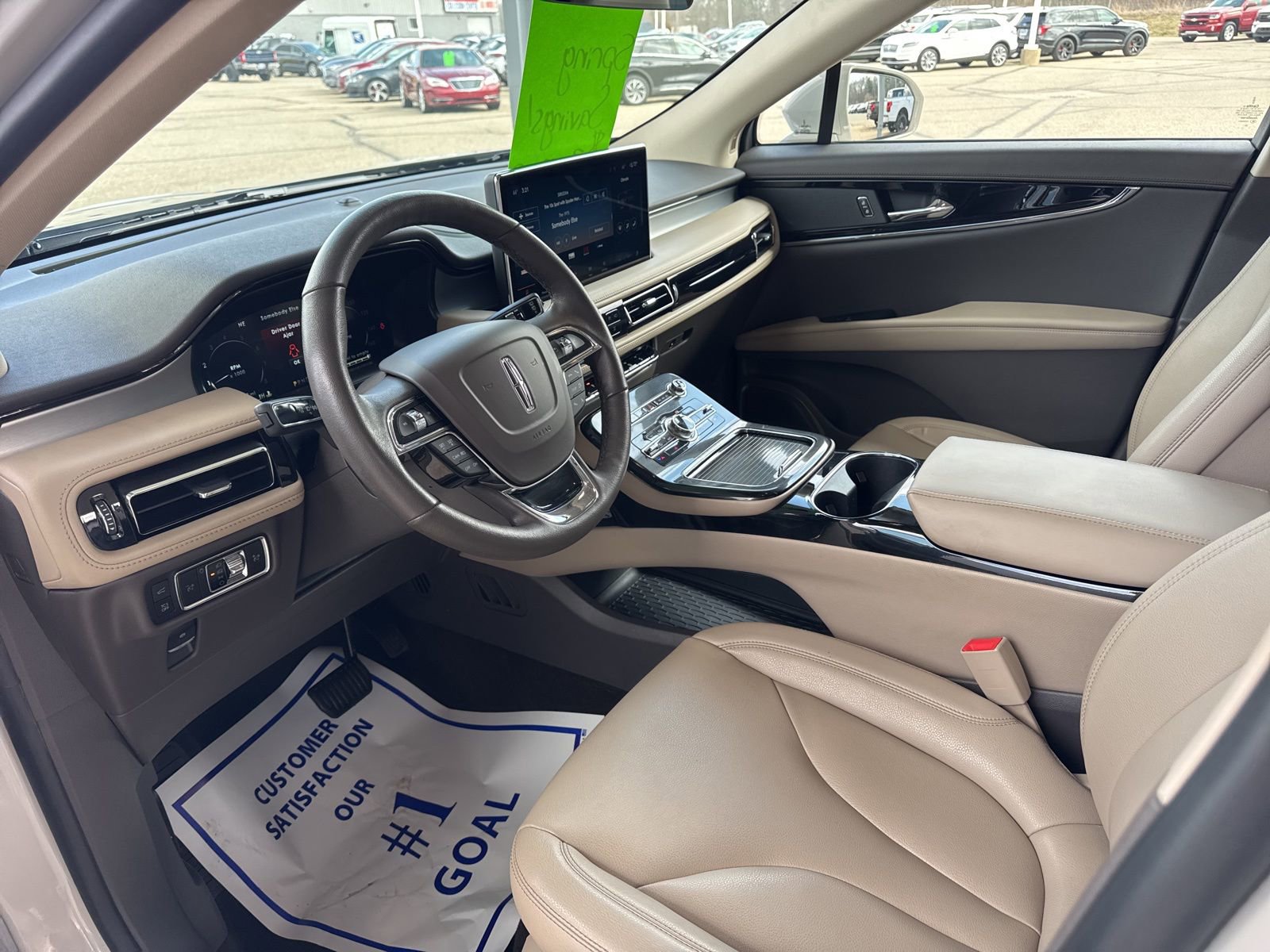 Used 2023 Lincoln Nautilus FWD w/ Premium Package image 18