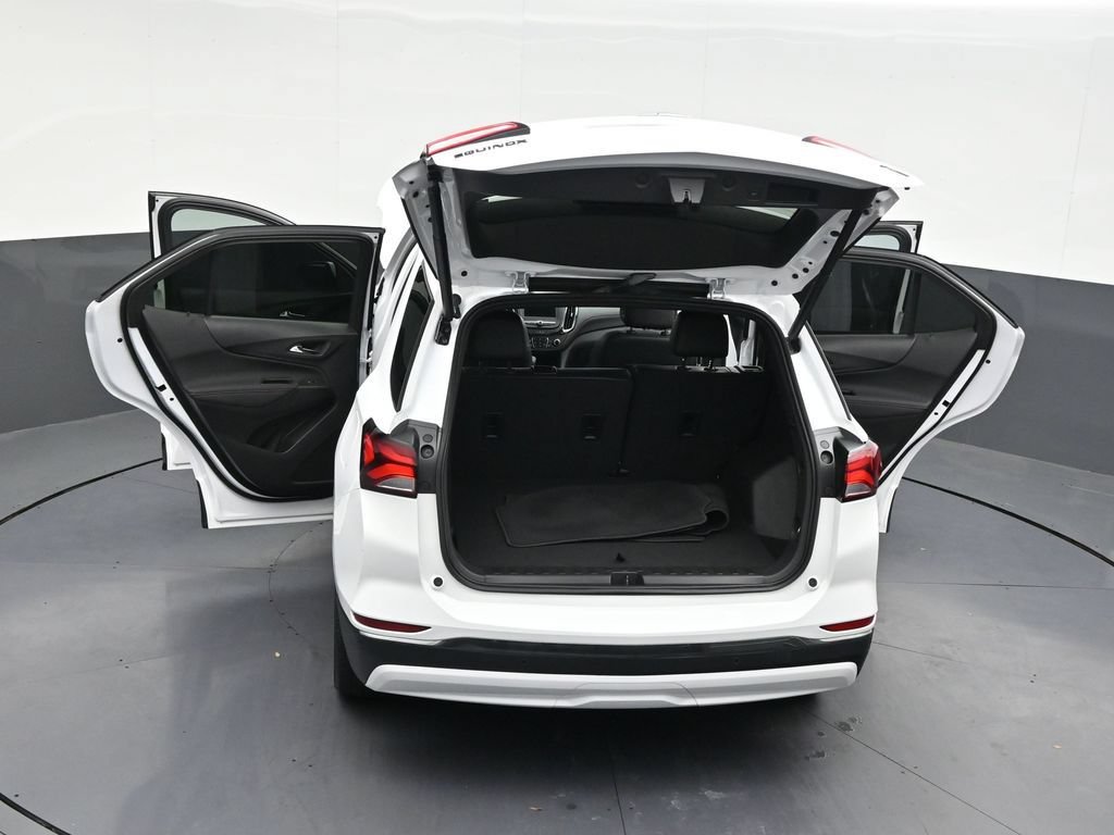 Used 2023 Chevrolet Equinox RS FWD image 38