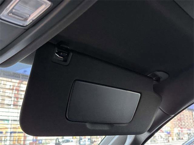 Used 2025 Chevrolet Suburban High Country image 27