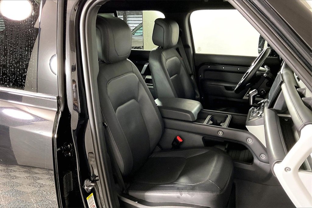 Used 2023 Land Rover Defender 110 X-Dynamic SE image 6