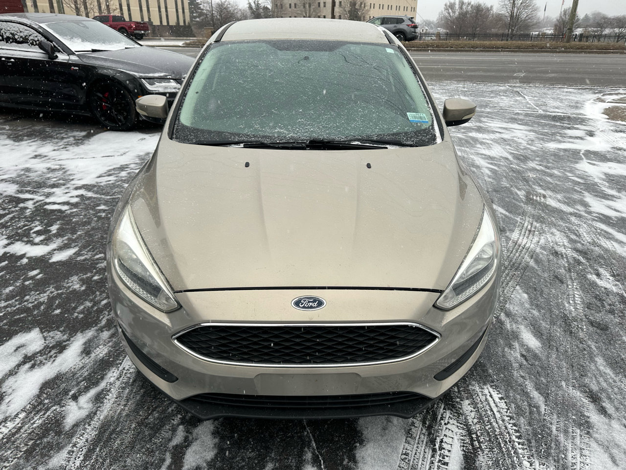Used 2016 Ford Focus SE w/ SE Cold Weather Package image 12