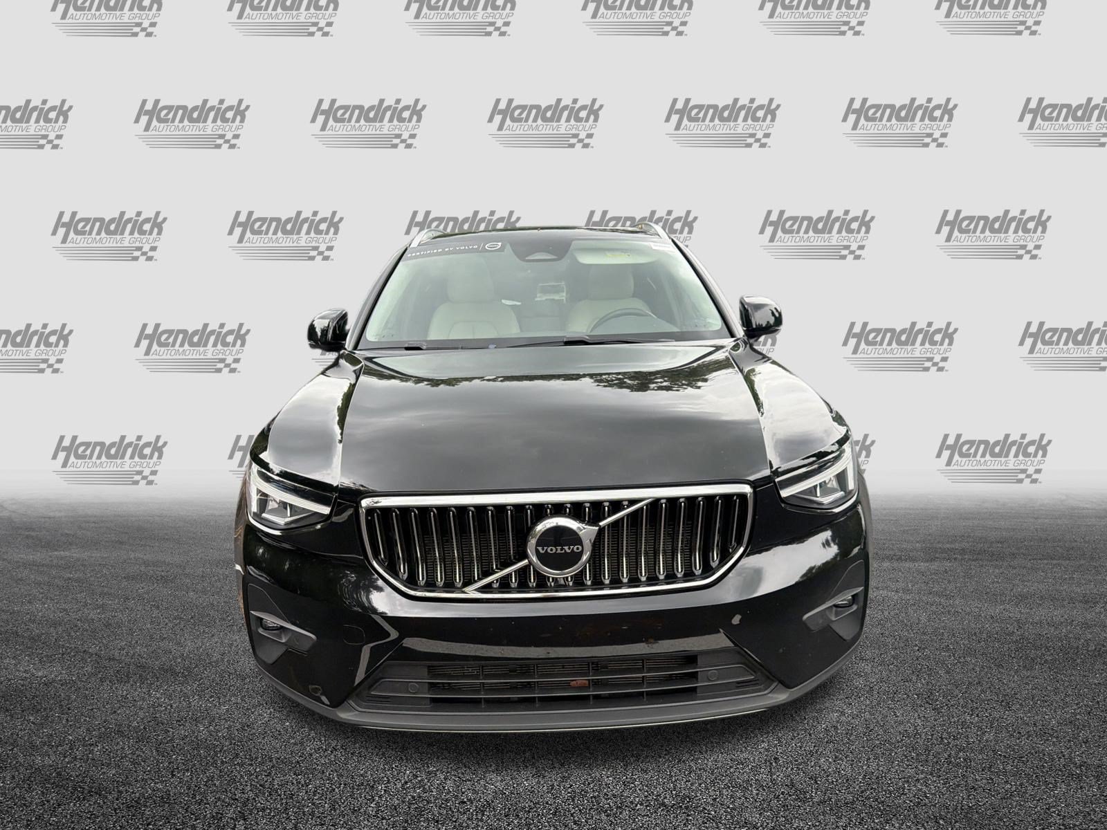 Certified 2023 Volvo XC40 B5 Plus AWD/4WD image 3