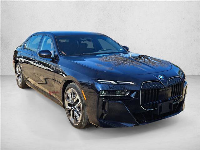 Used 2025 BMW 760i xDrive image 3