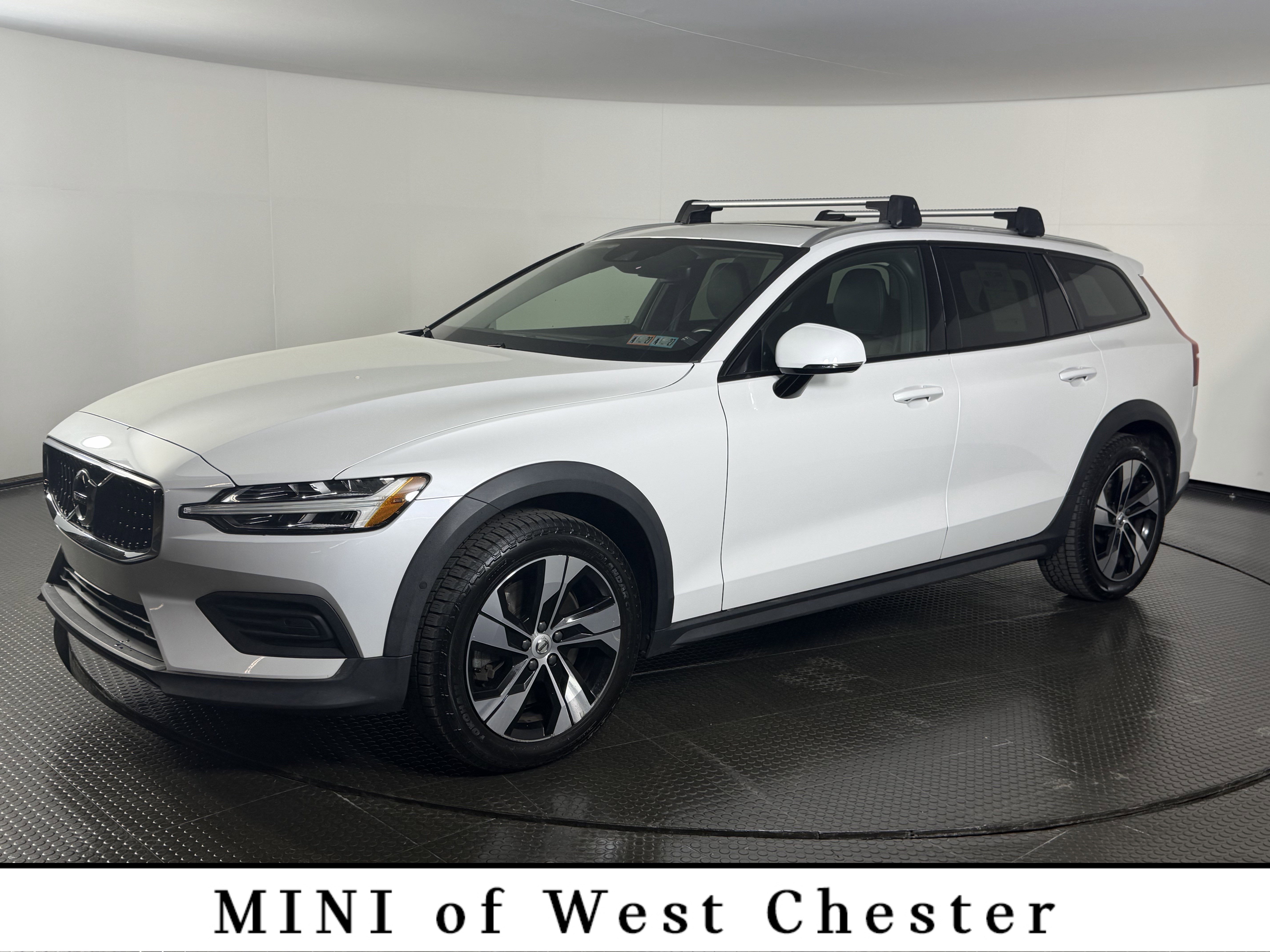 Used 2020 Volvo V60 T5 Cross Country w/ Protection Package Premier AWD/4WD image 1