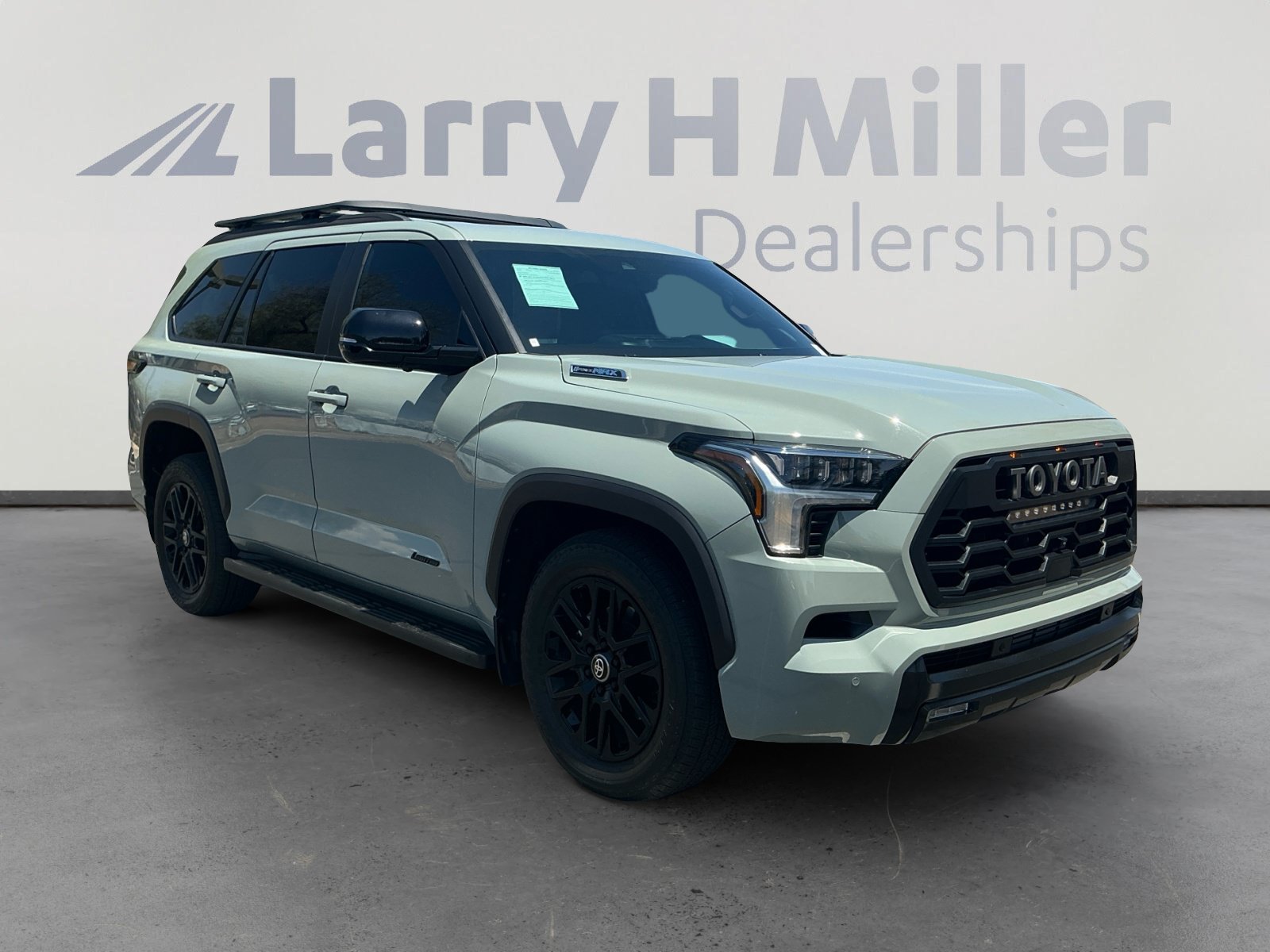 Certified 2025 Toyota Sequoia Limited w/ Tow Technology Package AWD/4WD image 7