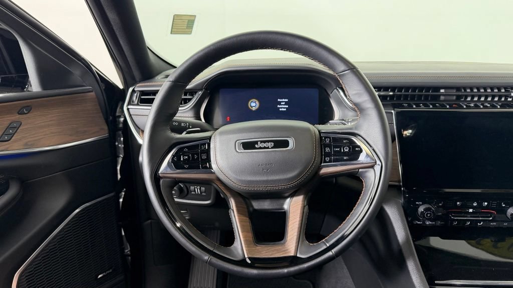 Used 2023 Jeep Grand Cherokee Summit AWD/4WD image 17