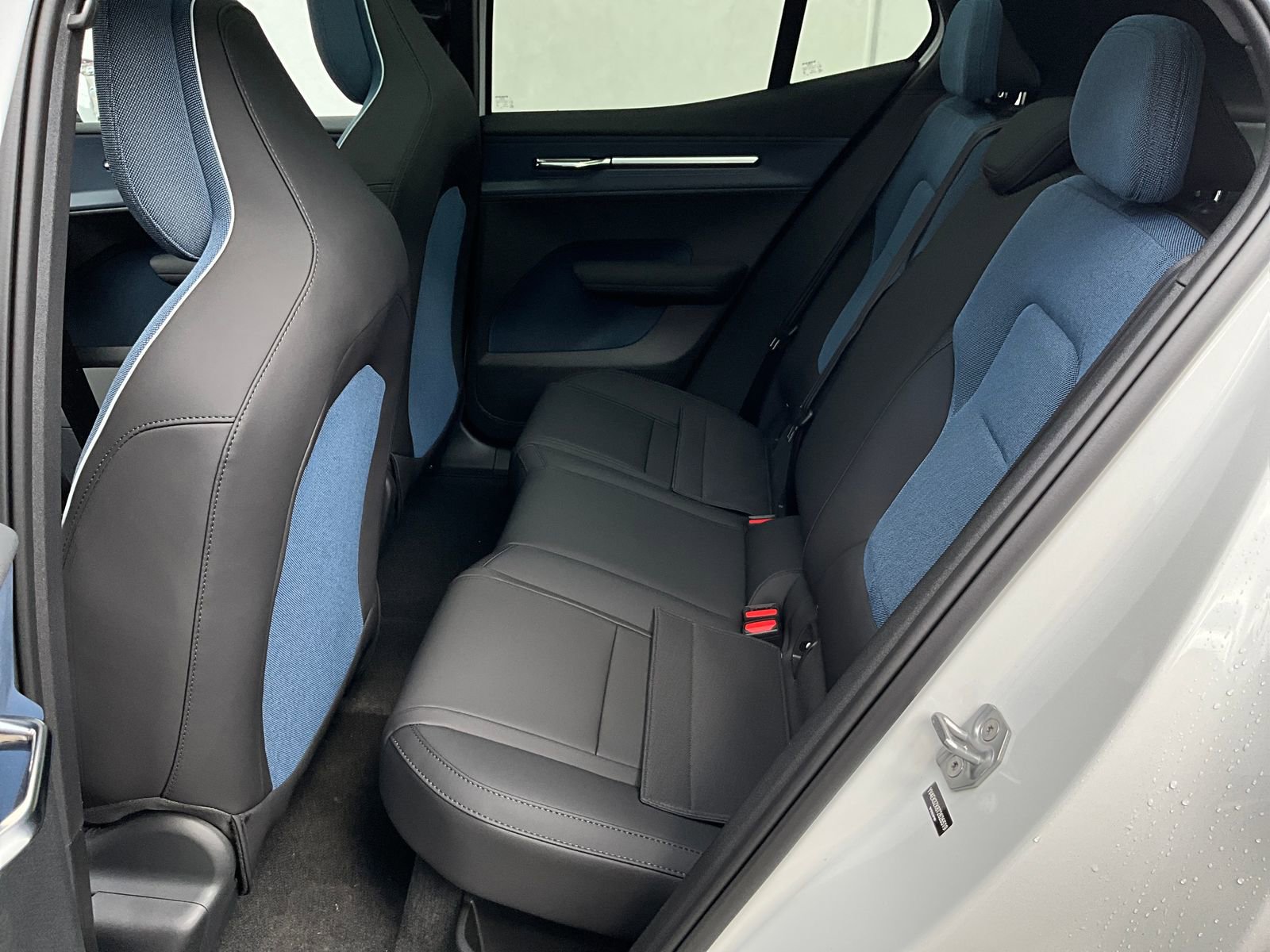 New 2026 Volvo EX30 Plus w/ Protection Package Premier AWD/4WD image 27