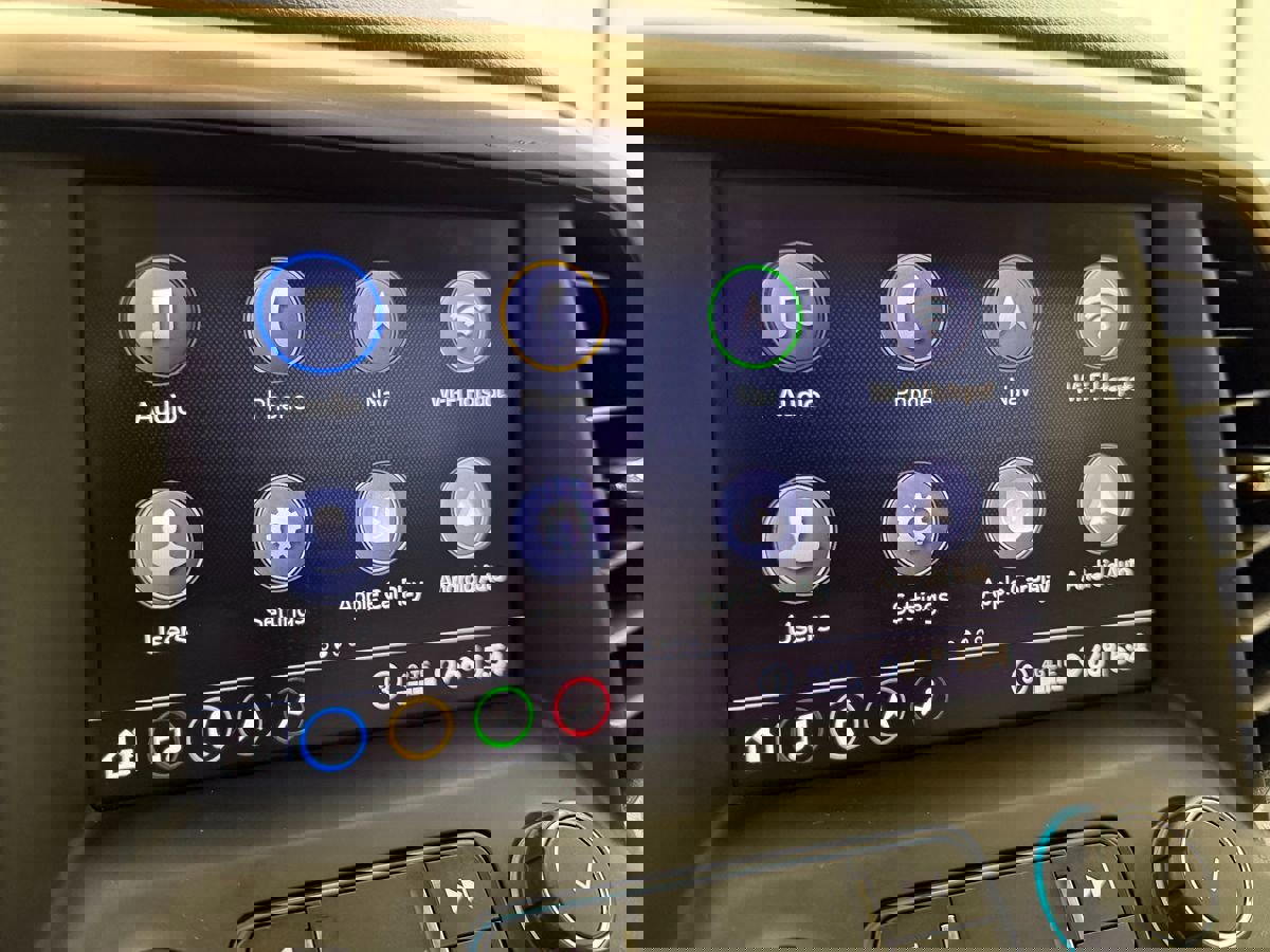 Used 2020 GMC Acadia Denali w/ Trailering Package image 33