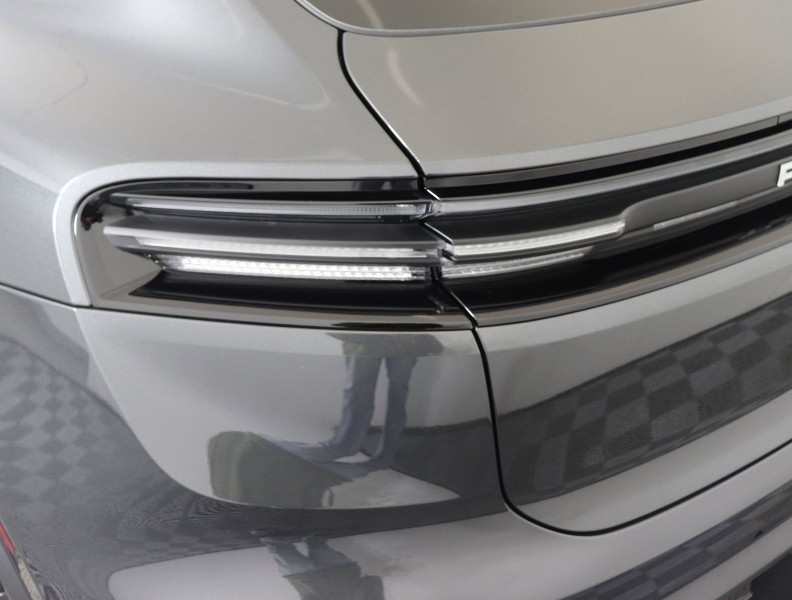 Used 2024 Porsche Macan 4 Electric image 14