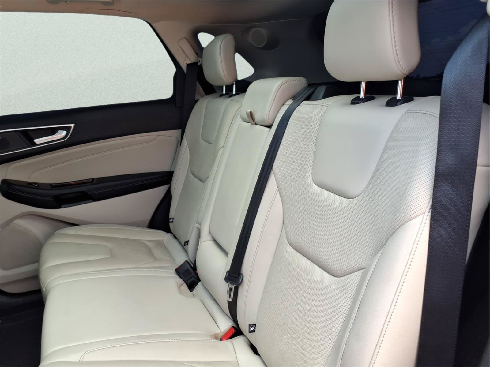 Used 2019 Ford Edge Titanium w/ Equipment Group 301A FWD image 11
