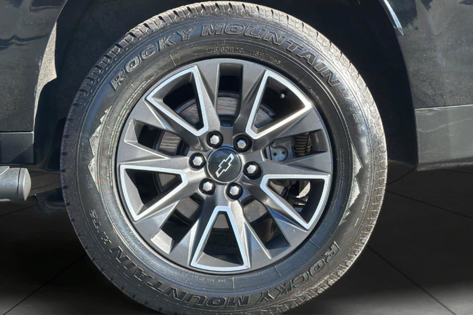 Used 2021 Chevrolet Suburban Z71 w/ Z71 Signature Package AWD/4WD image 11