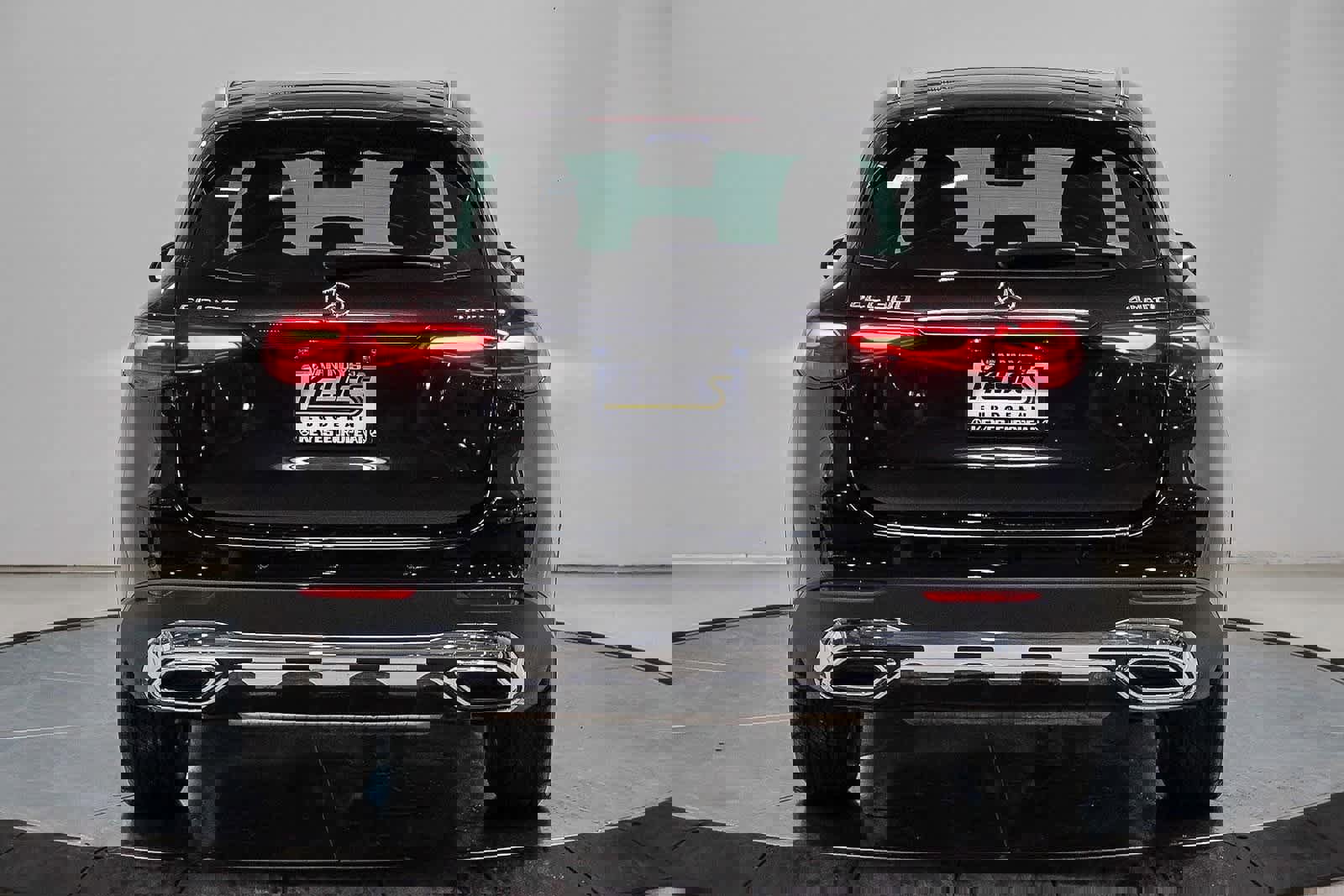 Used 2025 Mercedes-Benz GLC 300 4MATIC image 5