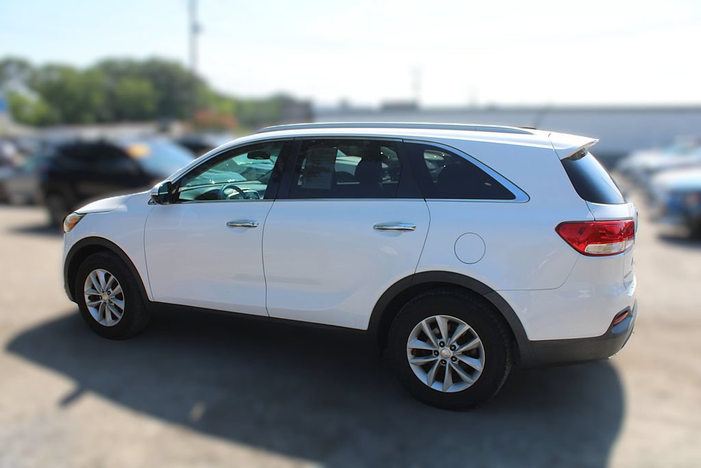 Used 2017 Kia Sorento LX FWD image 12