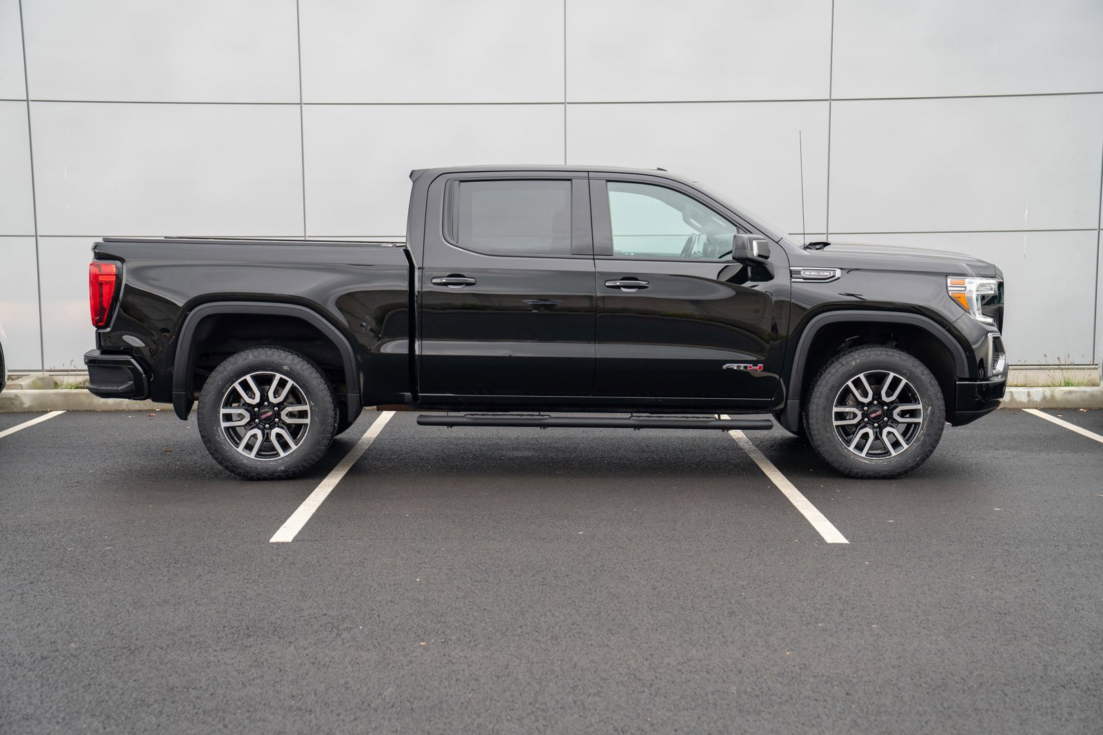 Used 2021 GMC Sierra 1500 AT4 w/ AT4 Premium Package image 8