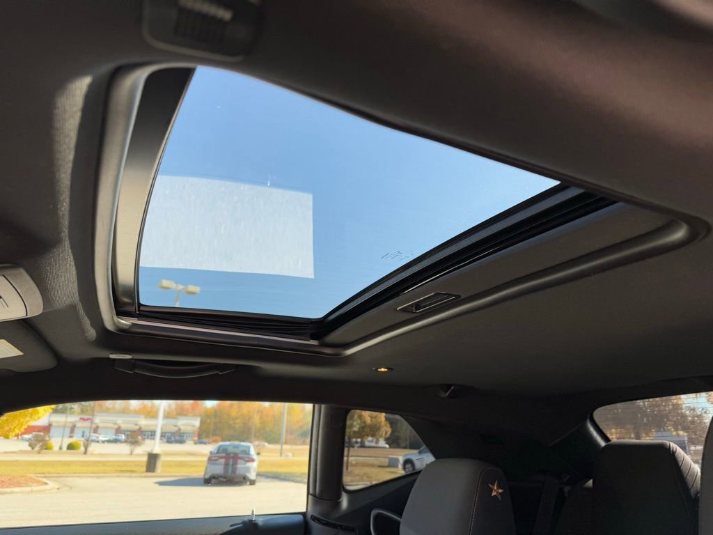 Used 2019 Dodge Challenger R/T Scat Pack w/ Stars & Stripes Edition image 18