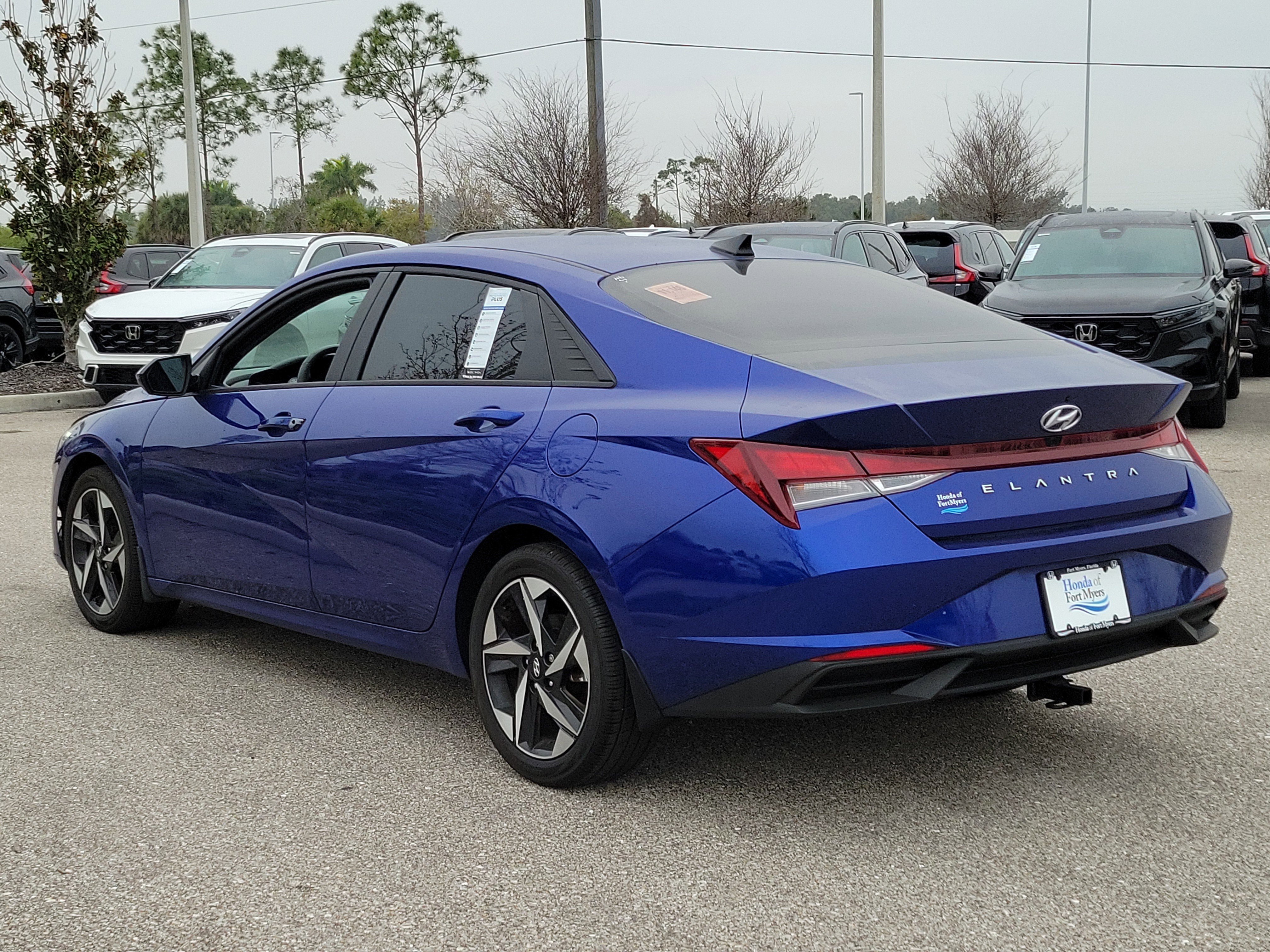 Used 2023 Hyundai Elantra SEL w/ Convenience Package image 4