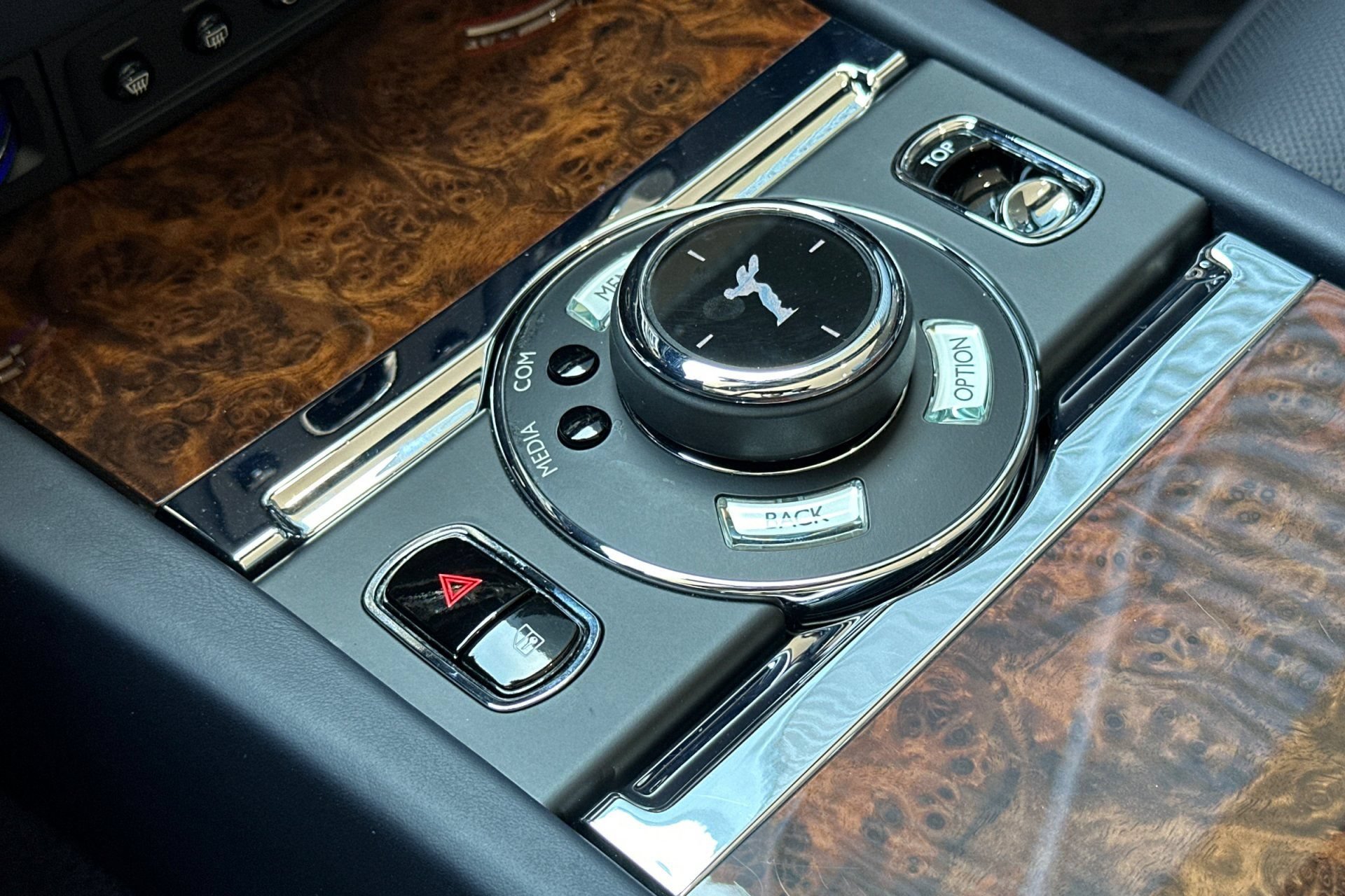 Used 2019 Rolls-Royce Dawn RWD image 26