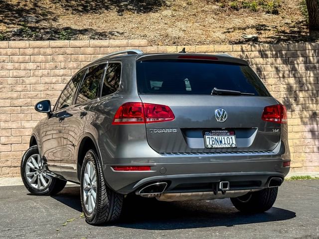Used 2013 Volkswagen Touareg Sport image 16