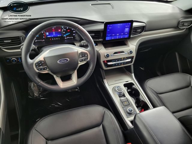 Used 2023 Ford Explorer XLT w/ Equipment Group 202A AWD/4WD image 33