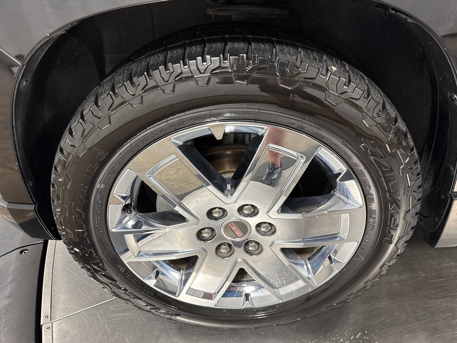 Used 2015 GMC Acadia Denali AWD/4WD image 2