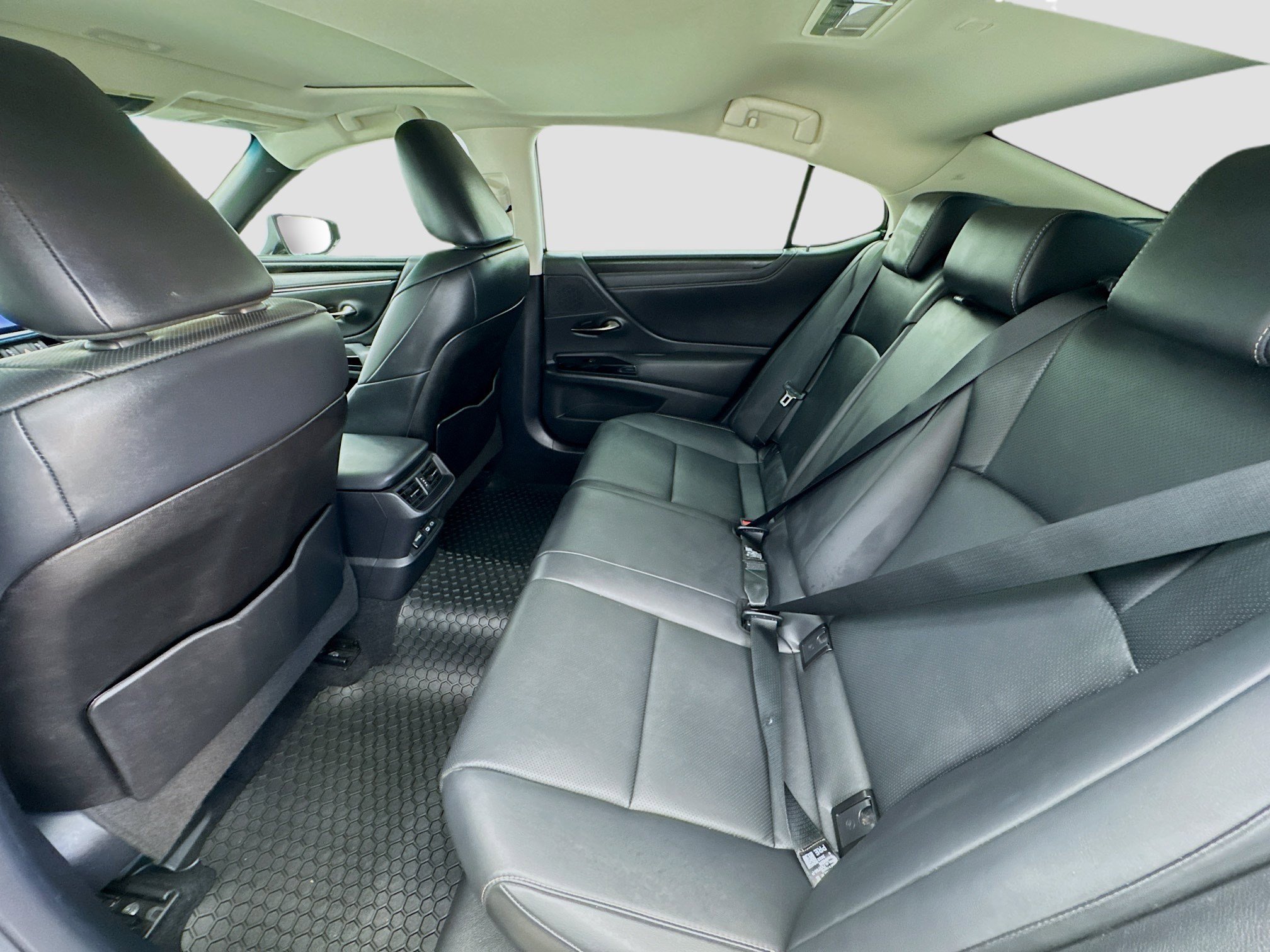 Used 2023 Lexus ES 300h w/ Premium Package FWD image 15