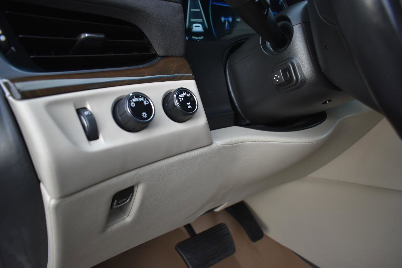 Used 2020 Cadillac Escalade ESV Premium Luxury AWD/4WD image 42
