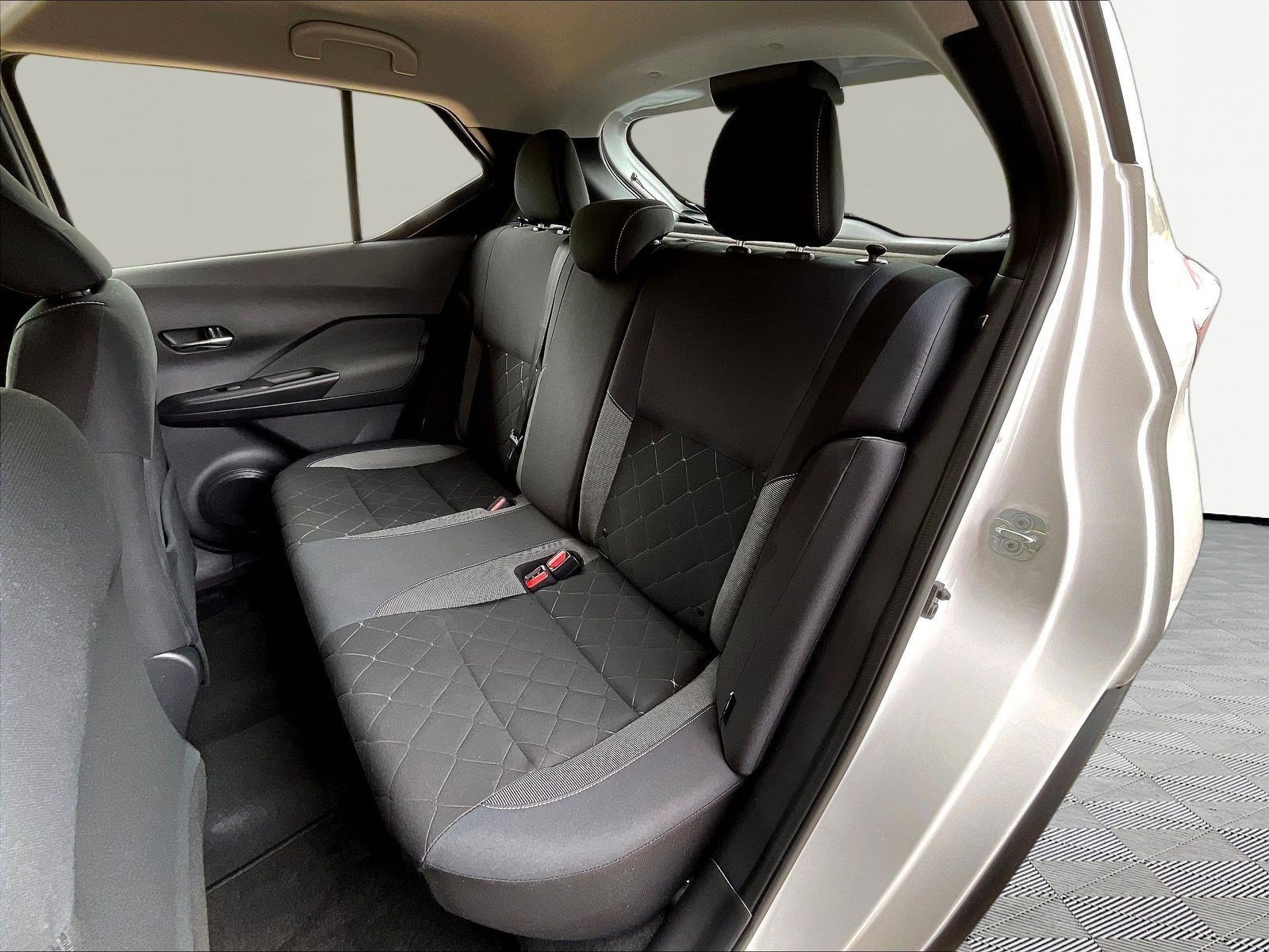 Used 2020 Nissan Kicks SV FWD image 21