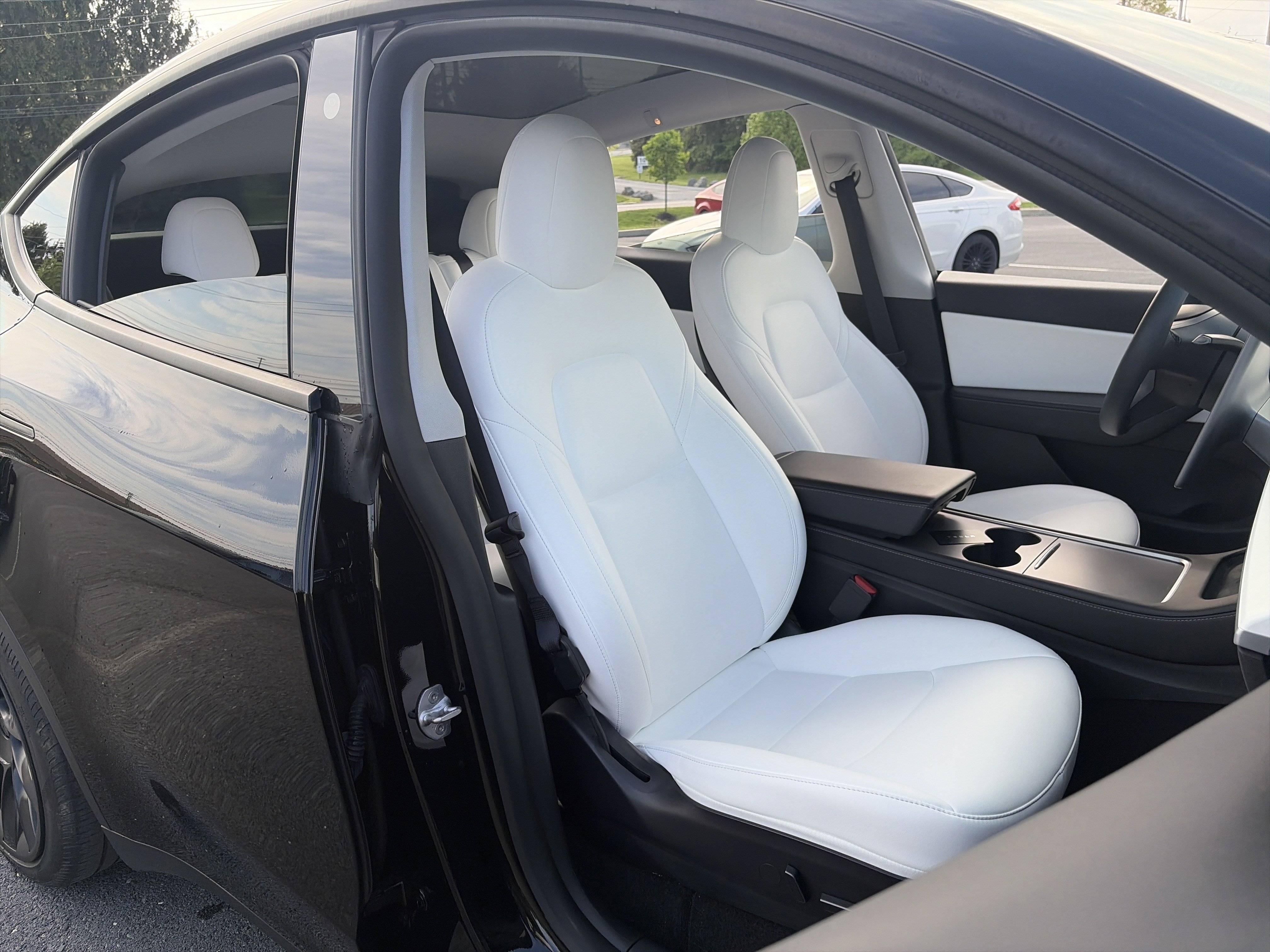 Used 2021 Tesla Model Y Long Range image 37