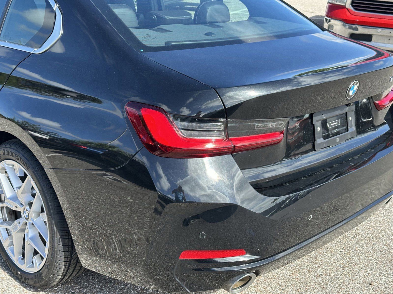 Certified 2025 BMW 330i Sedan image 11