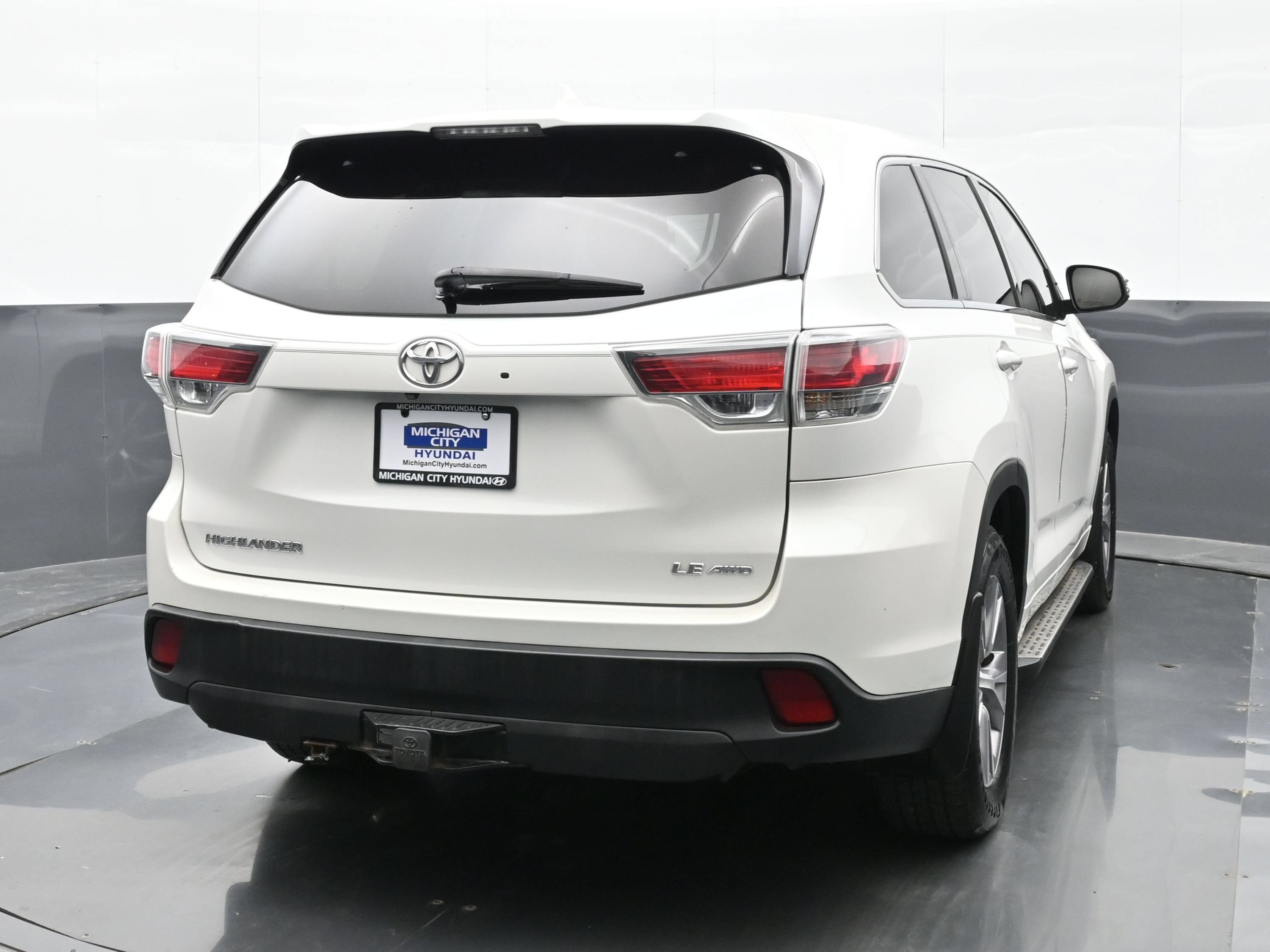 Used 2015 Toyota Highlander Plus AWD/4WD image 4