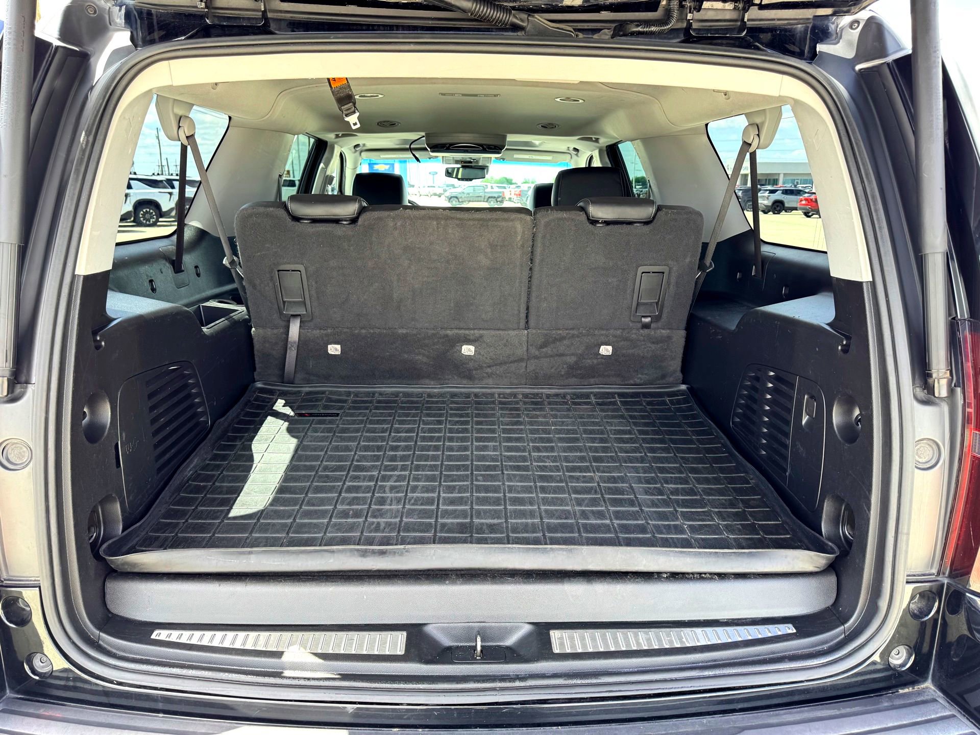 Used 2020 Chevrolet Suburban LT image 8