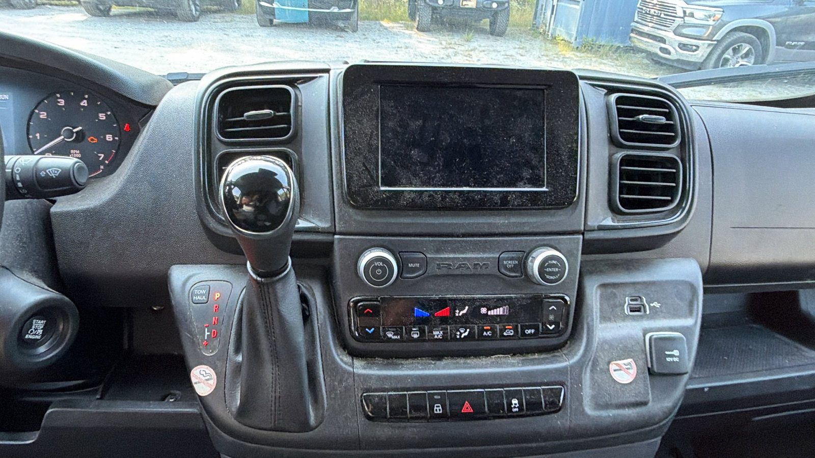 Used 2024 RAM ProMaster 2500 w/ Convenience Group FWD image 26