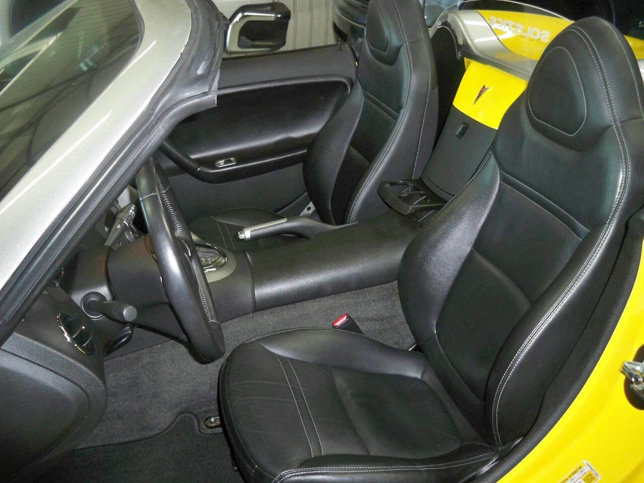 Used 2007 Pontiac Solstice Convertible w/ Premium Package image 8