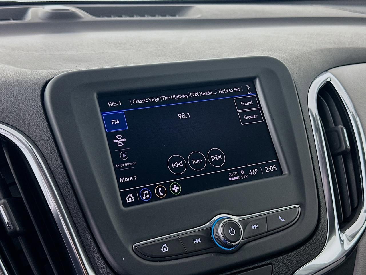 Used 2024 Chevrolet Equinox LT image 17