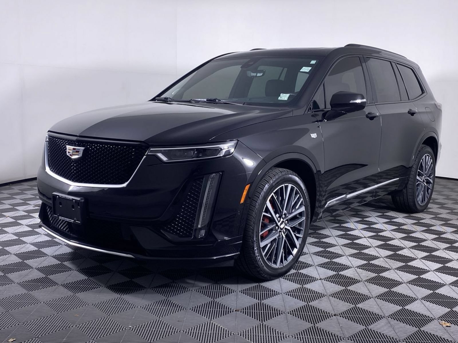 Certified 2023 Cadillac XT6 Sport w/ Platinum Package AWD/4WD image 18