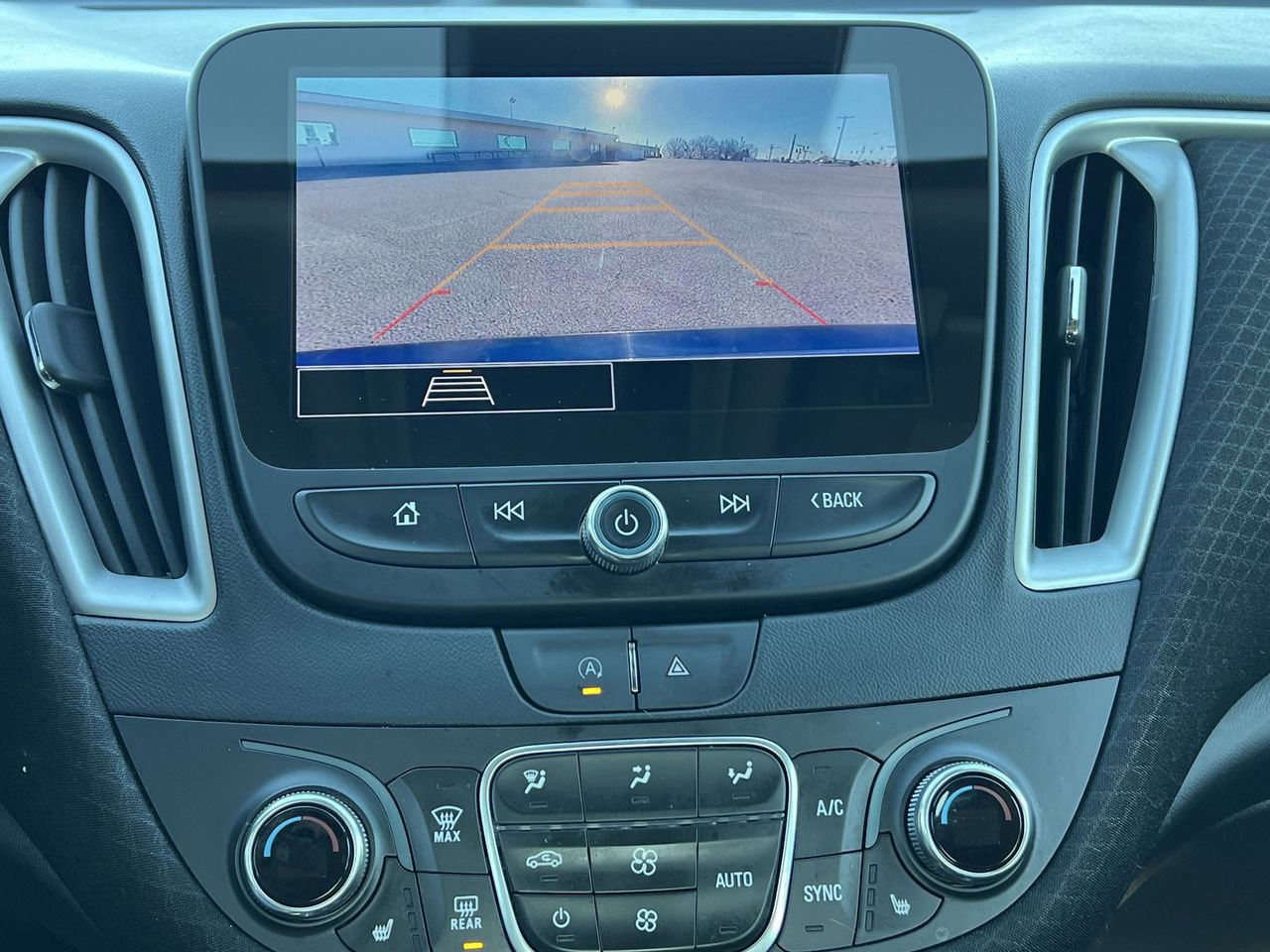 Used 2024 Chevrolet Malibu LT image 3