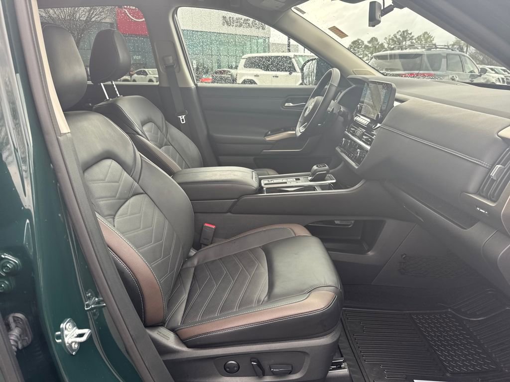 Certified 2025 Nissan Pathfinder Platinum w/ Cargo Package image 19