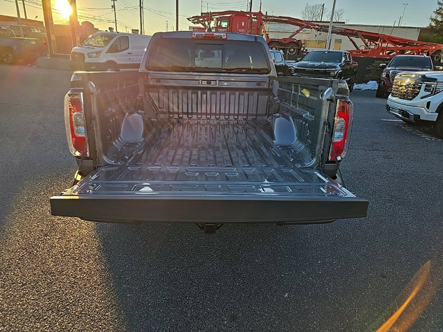 Certified 2022 GMC Canyon Elevation w/ Elevation Premium Package image 8