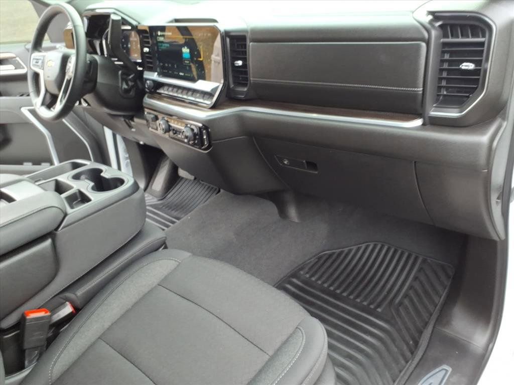 Used 2026 Chevrolet Silverado 1500 LT image 16