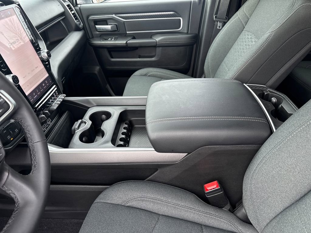 Used 2025 RAM 3500 Big Horn image 35