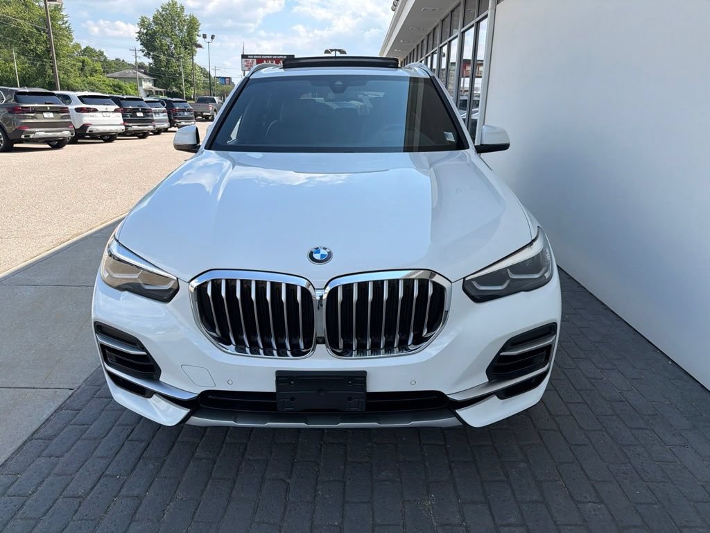 Used 2023 BMW X5 xDrive40i w/ Premium Package AWD/4WD image 2