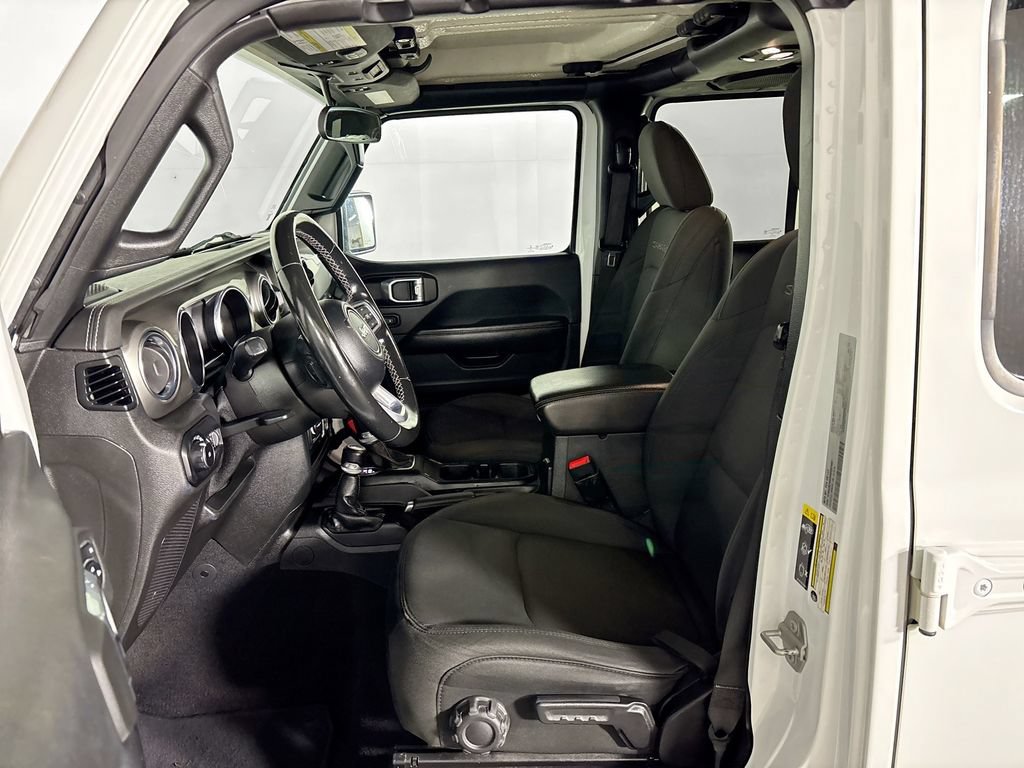 Used 2021 Jeep Wrangler Unlimited Sahara AWD/4WD image 11