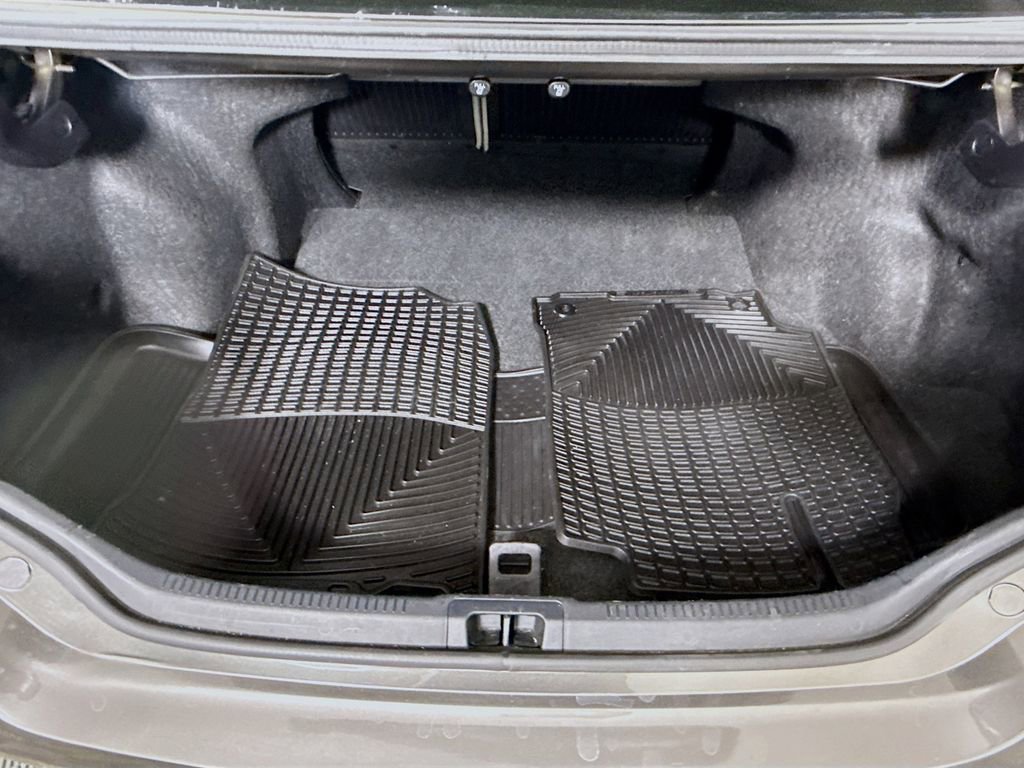 Used 2016 Toyota Camry LE FWD image 26