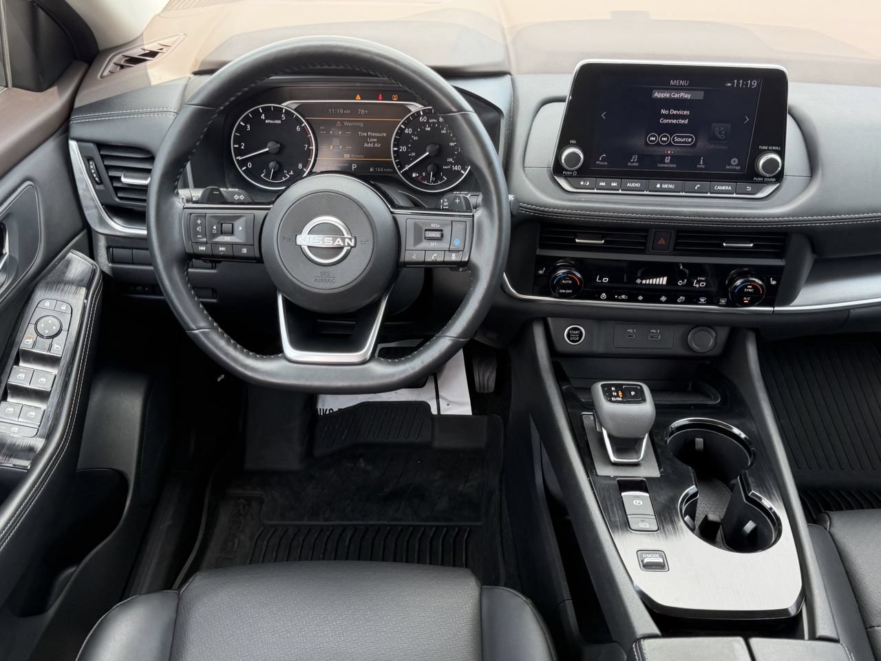 Used 2023 Nissan Rogue SV w/ SV Premium B Package FWD image 9