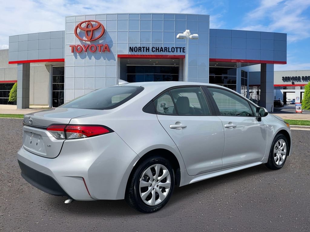 Used 2024 Toyota Corolla LE image 7