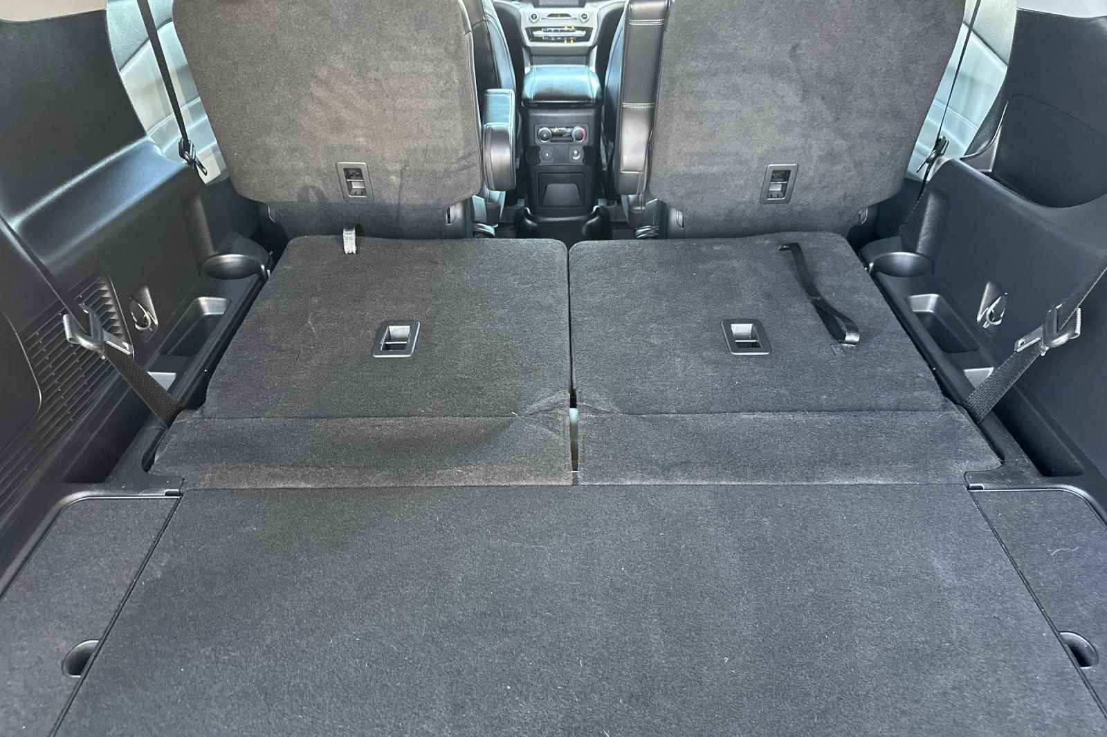 Used 2023 Ford Explorer XLT w/ Equipment Group 202A RWD image 15