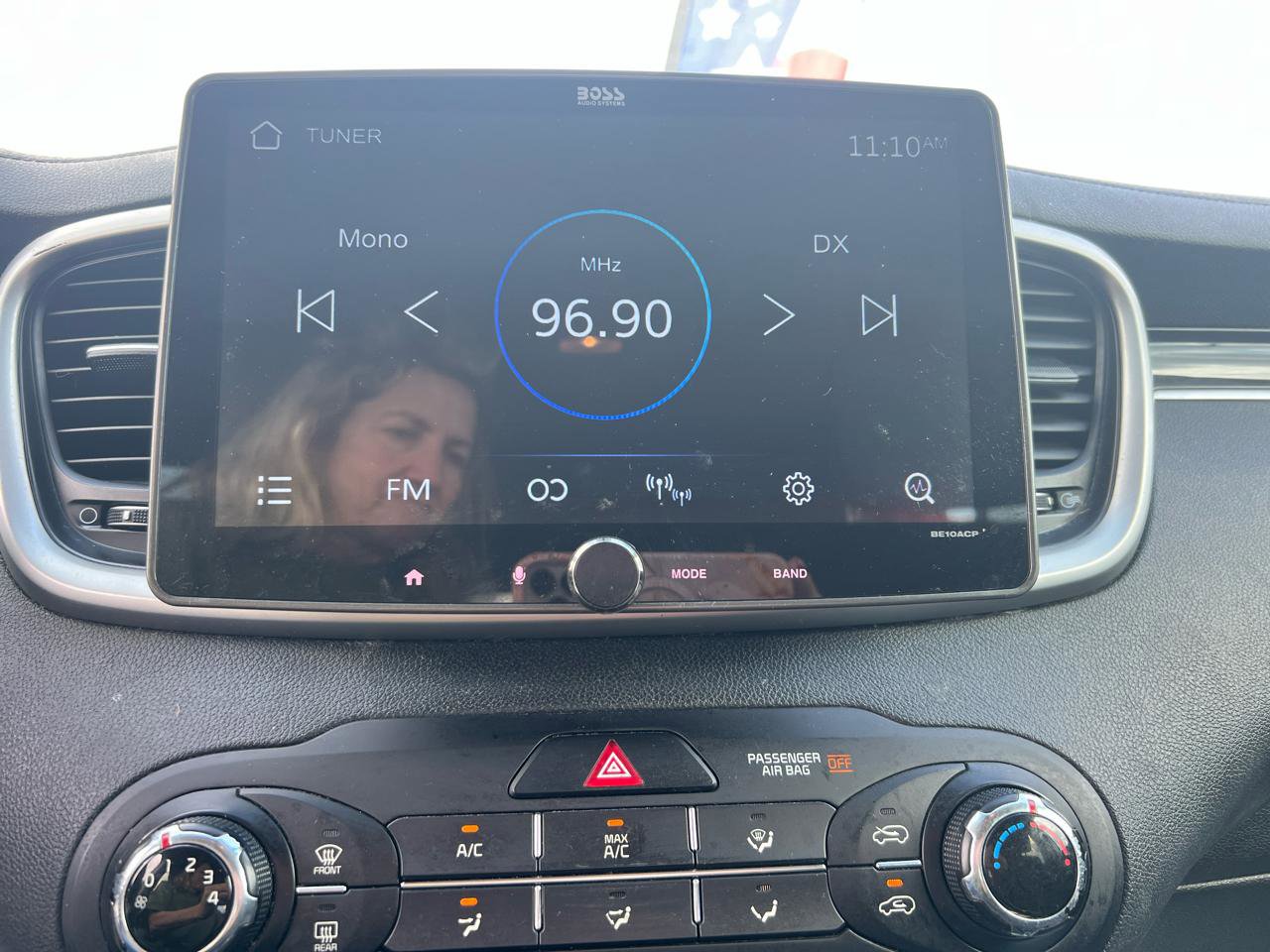 Used 2017 Kia Sorento L image 4