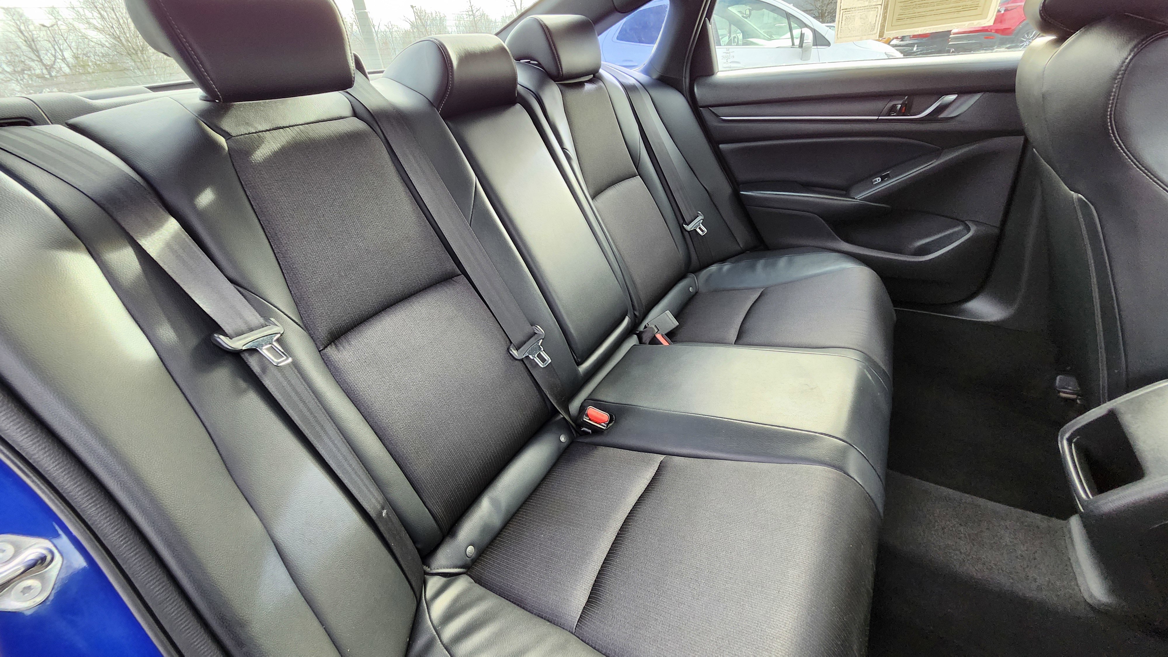 Used 2018 Honda Accord Sport image 19