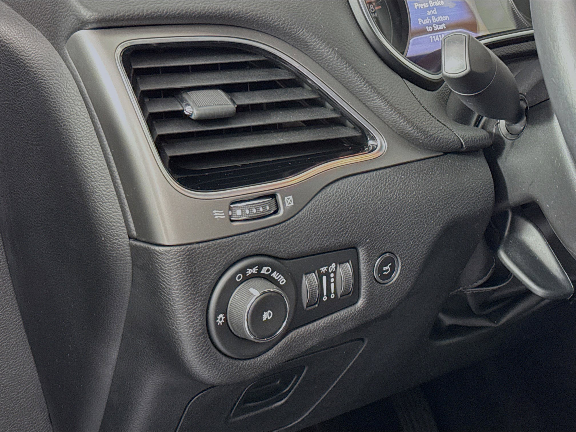 Used 2019 Jeep Cherokee High Altitude image 10