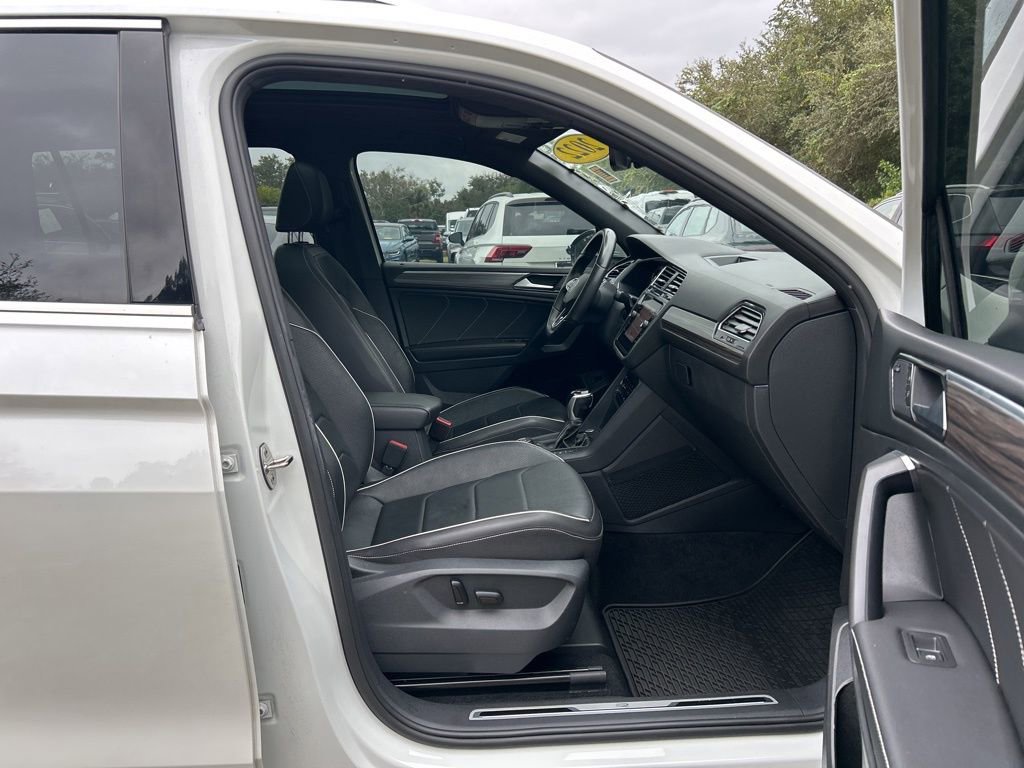 Used 2022 Volkswagen Tiguan SEL R-Line image 43